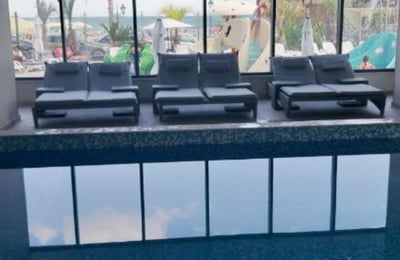 Аренда комфортных 3-комнатных апартаментов с видом на море, 89 м², в районе Мамая, Констанца, Румыния